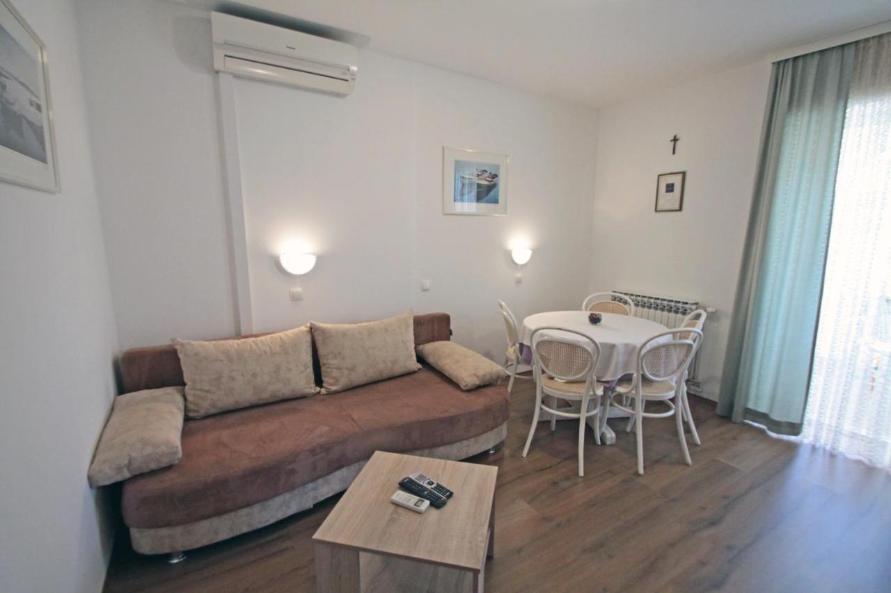 Apartments By The Sea Vinjerac, Zadar - 5811 Exterior foto