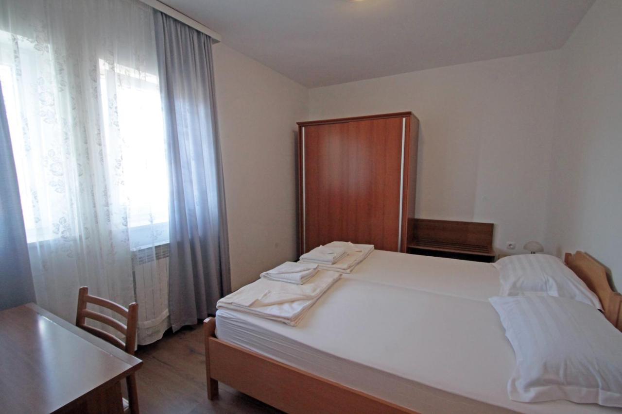Apartments By The Sea Vinjerac, Zadar - 5811 Exterior foto